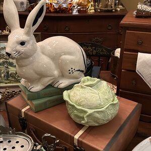 Vintage Ceramic Cabbage Holland Mold Covered Bowl